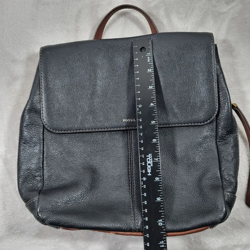 Fossil Claire Black Pebbled Leather Medium Backpack Purse Bag Magnetic Flap Snap